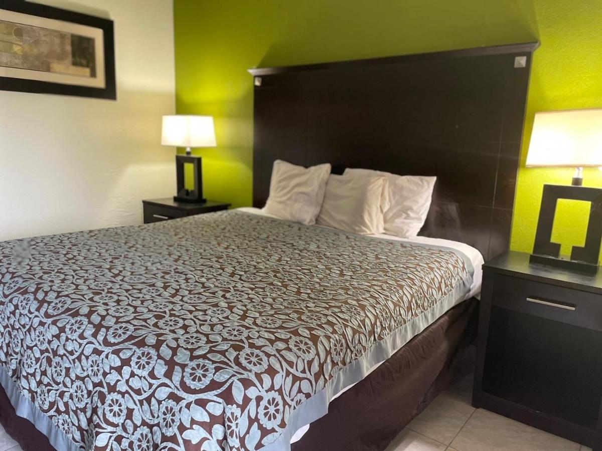 Regency Inn Perry Bagian luar foto